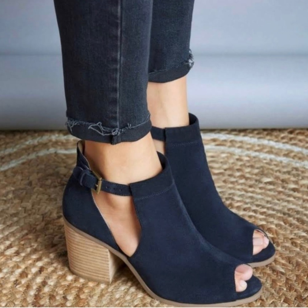 NEVER WORN Blue Suede Sandals